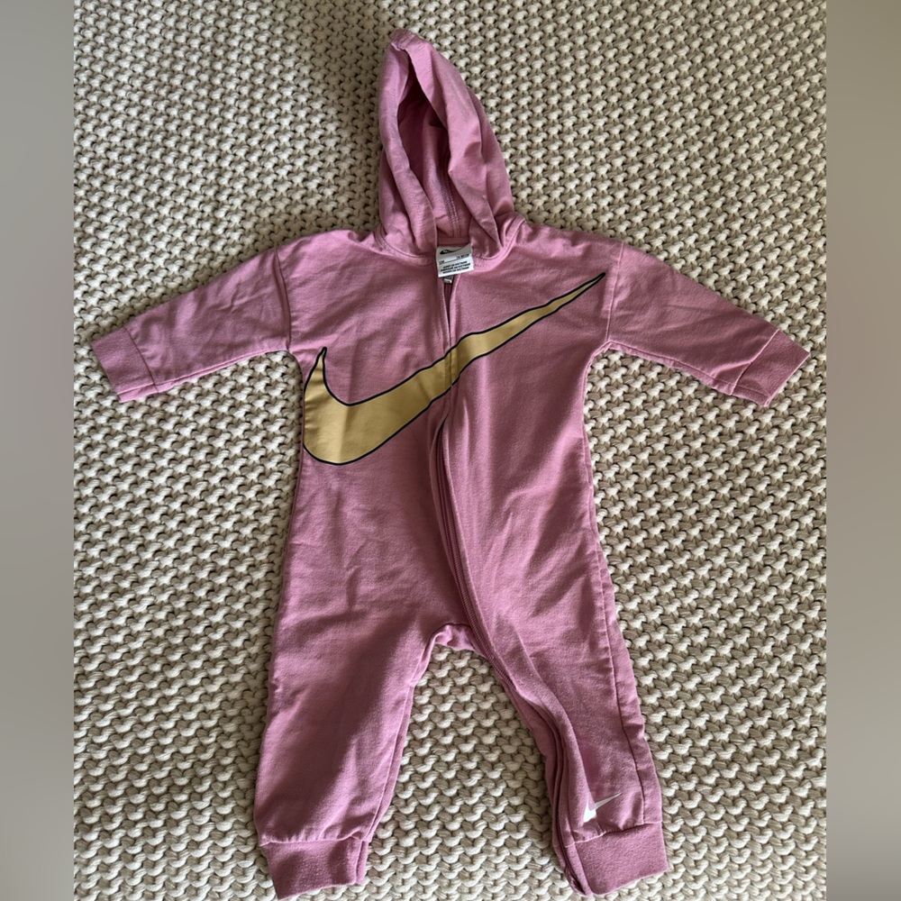 Nike baby girl hooded onesie zippie size 12 months